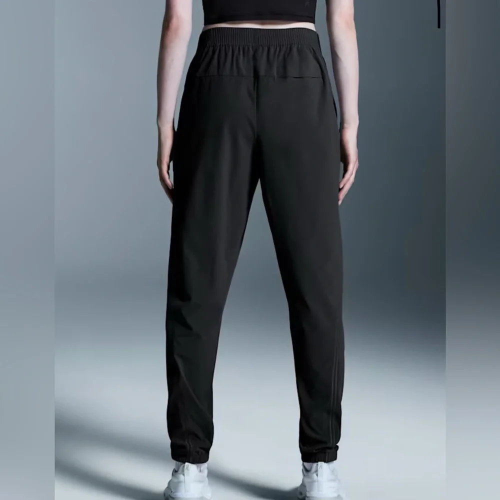 BRAND NEW On Womens Running Focus Pants - Picture 2 of 7